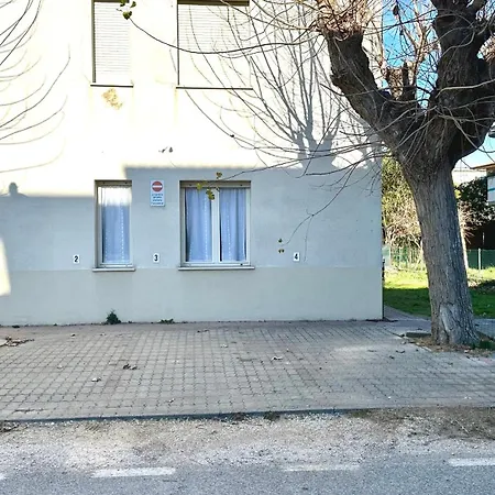 Fano, Trilocale Con Portico A 30mt Dal Mare - F001 דירה *